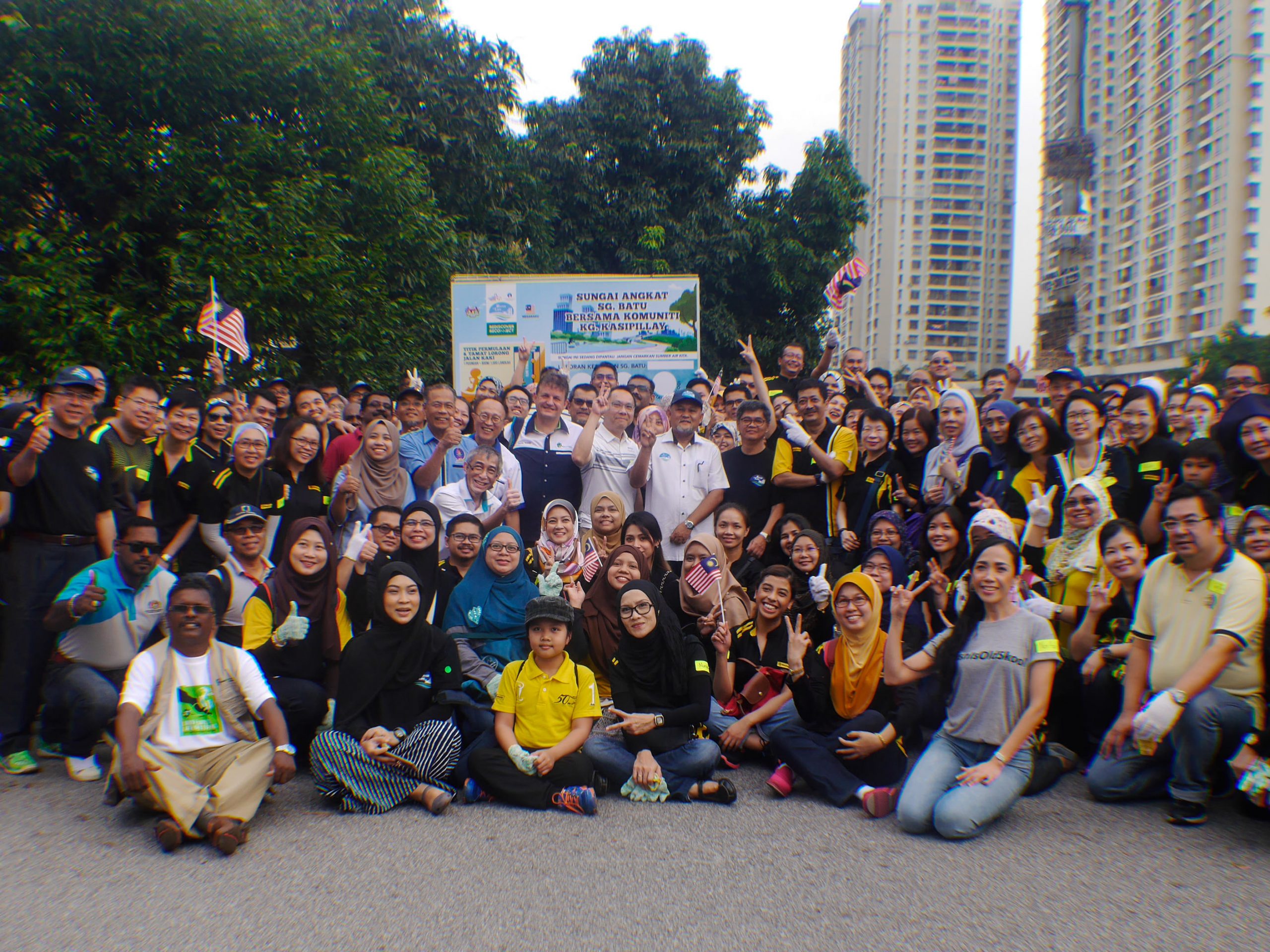 1503293680_group_photo