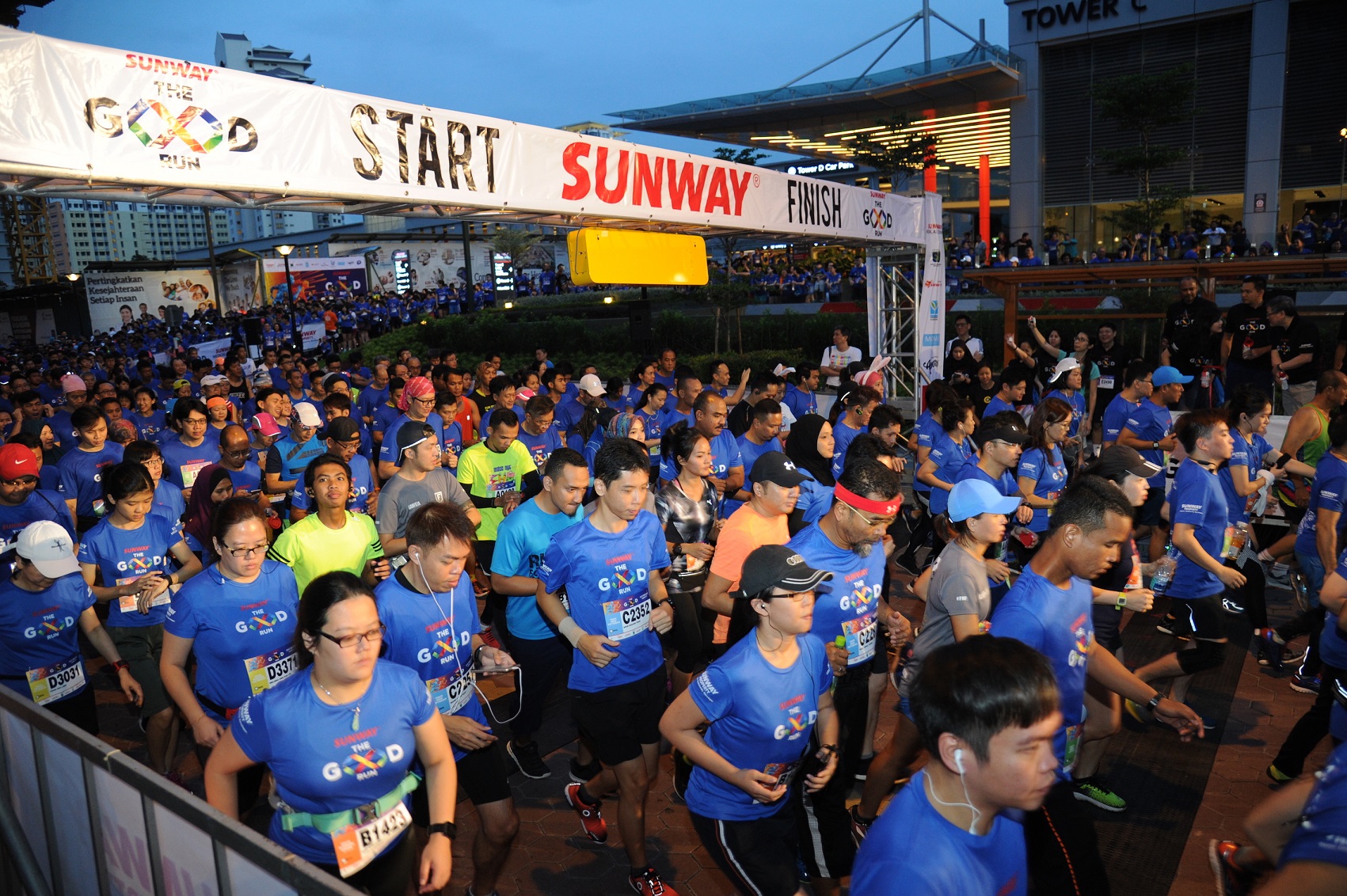 Participants of the 15km route at the start of the race