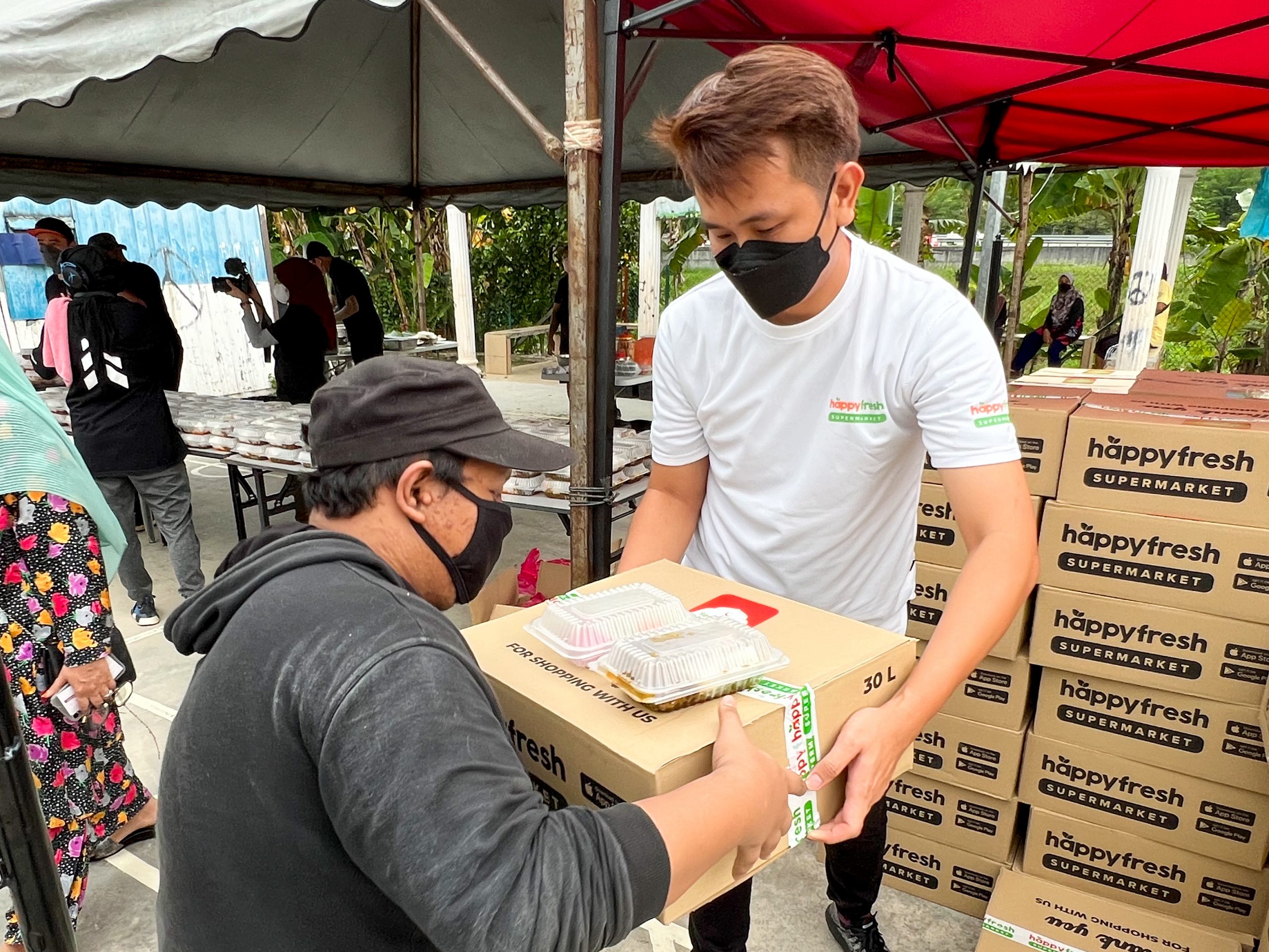 The Power of Giving with HappyFresh