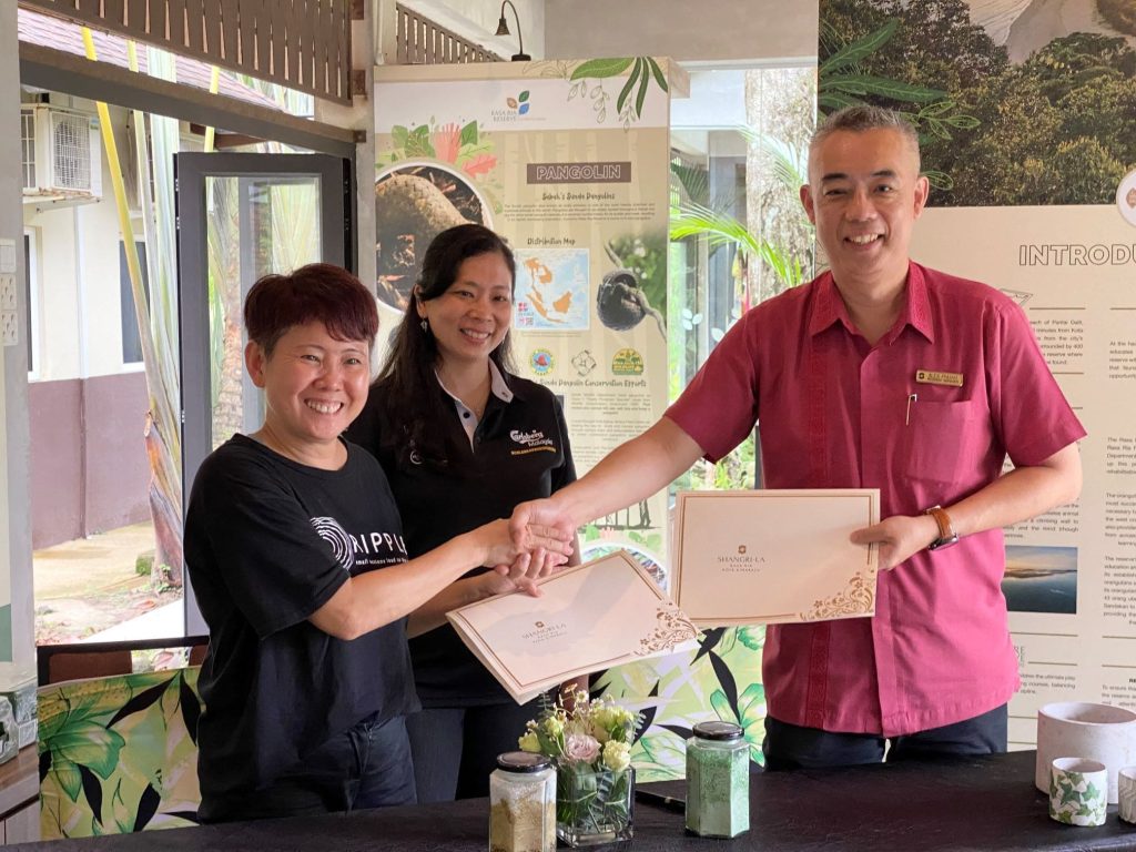 (From left) Tressie Yap of Ripple Sabah; Immy Ooi, Senior Manager, Corporate Affairs & Sustainability of Carlsberg Malaysia and Alex Phuah, Resident Manager of Shangri-La Rasa Ria at the MoU signing ceremony with Shangri-La Rasa Ria in Tuaran