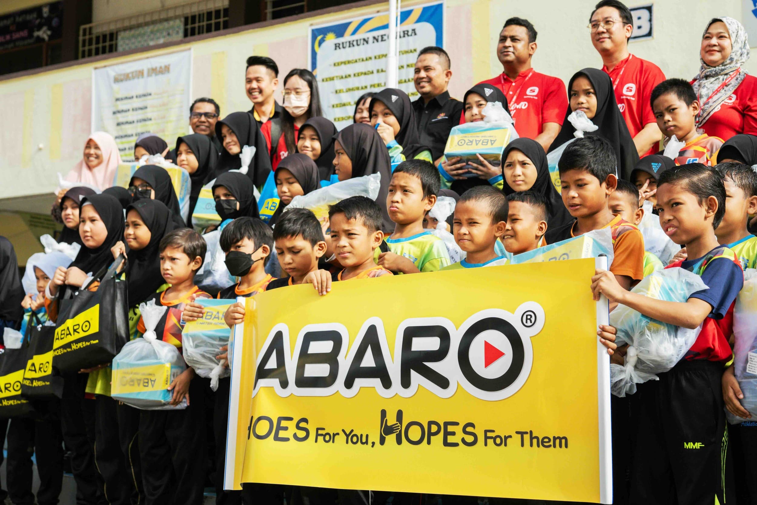 Malaysian Homegrown Forward-Thinking Footwear Brand Leads Sustainable Initiative To Foster Positive Impacts On B40 And Orang Asli Students