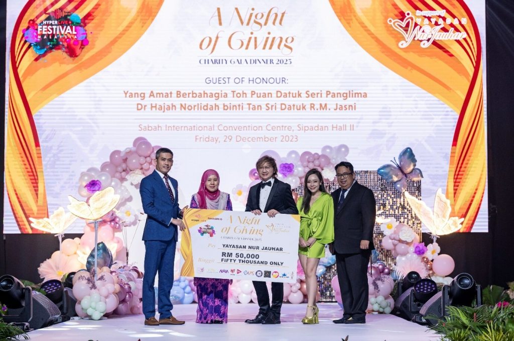 Hyperlive Entertainment And Fantastic Golden Raise RM50,000 To Support Yayasan Nur Jauhar's Charity Mission