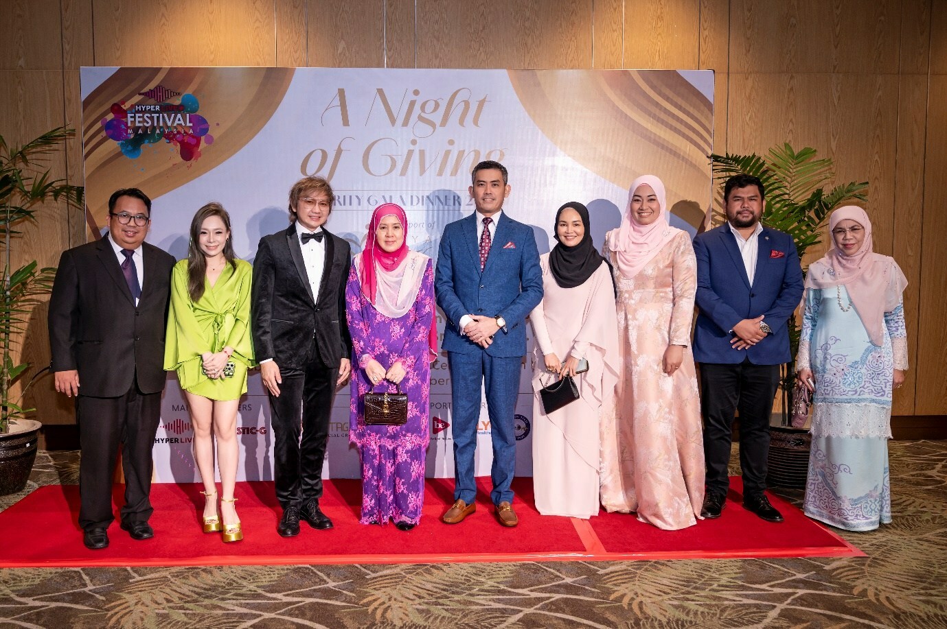 Hyperlive Entertainment And Fantastic Golden Raise RM50,000 To Support Yayasan Nur Jauhar's Charity Mission