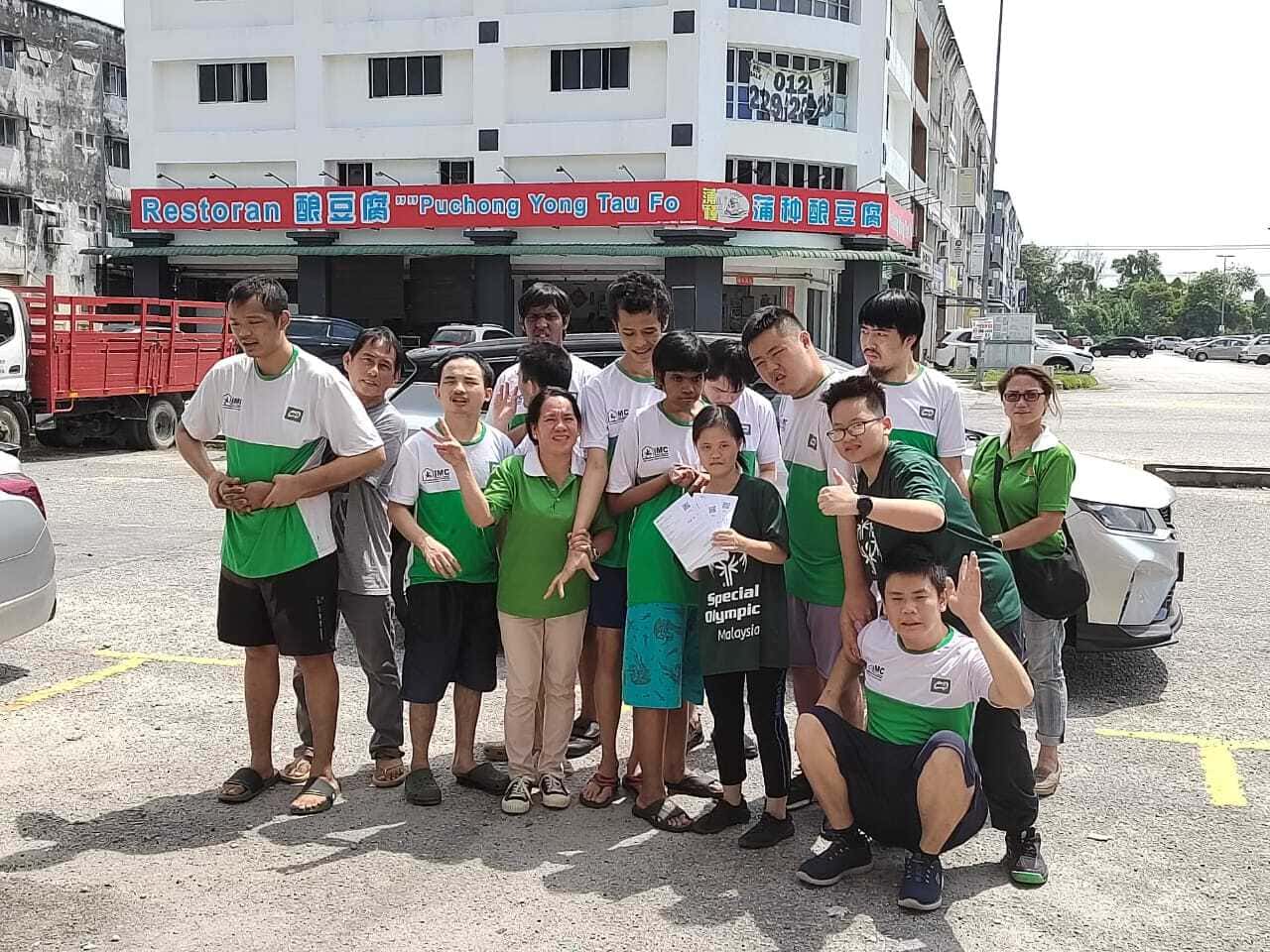 Participants from Persatuan Insan Istimewa IMC Selangor enthusiastic for AR Rahman concert