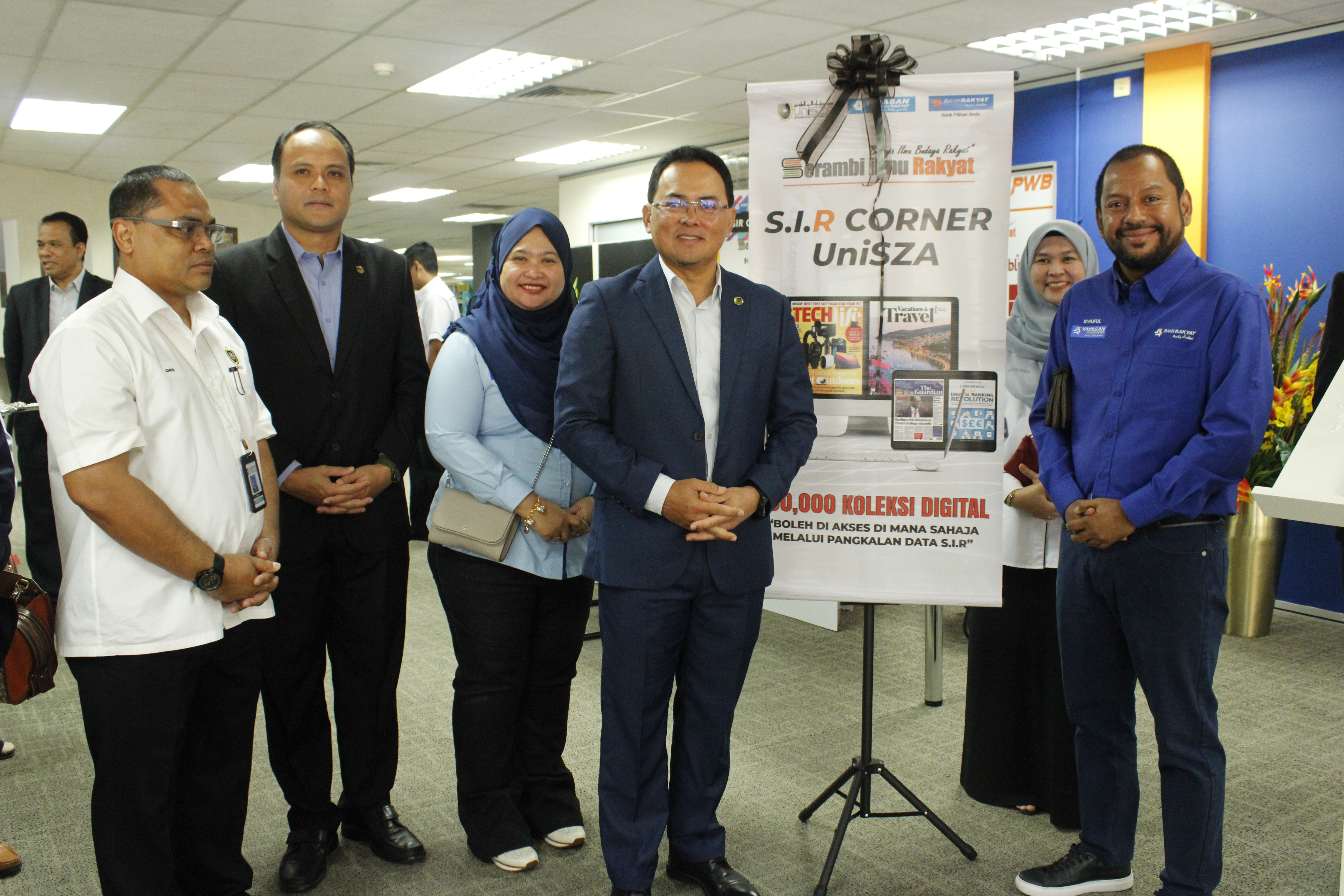 Discover Knowledge at the Serambi Ilmu Rakyat Library!