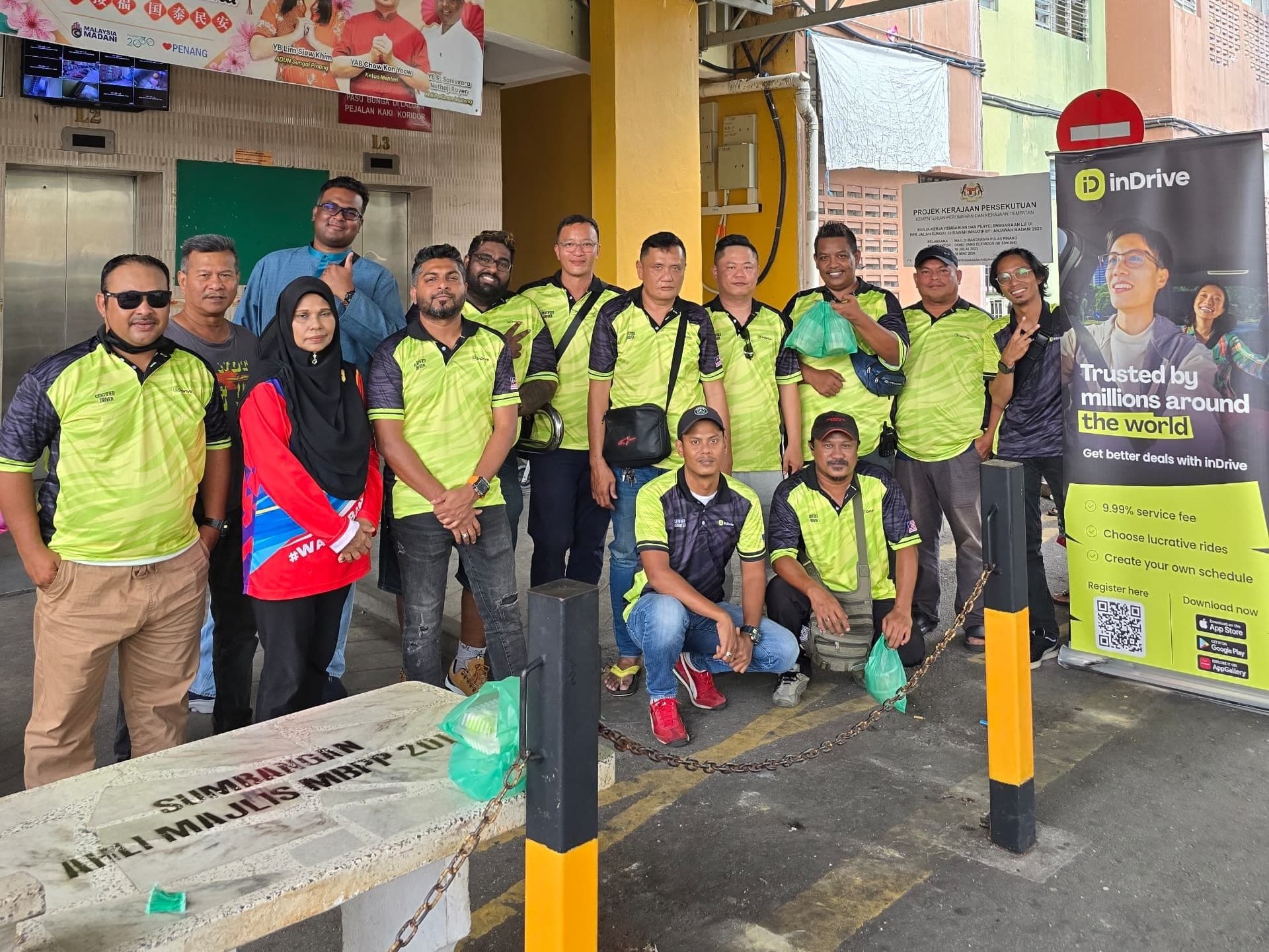 inDrive Spreads Ramadan Warmth with Over 10,000 Portions of Bubur Lambuk and Kurma, Supporting Local Vendors and Communities